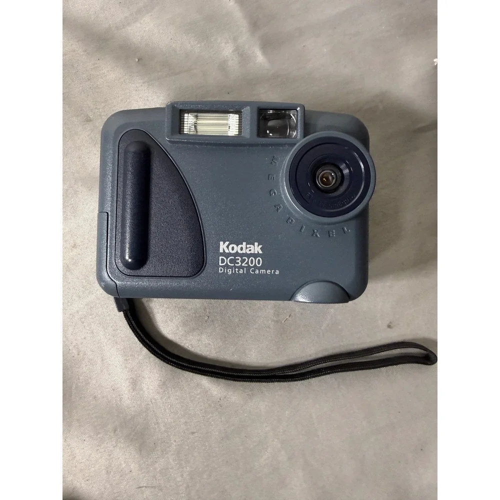 Kodak DC3200 Digital Camera Vintage 1MP Point and Shoot Blue